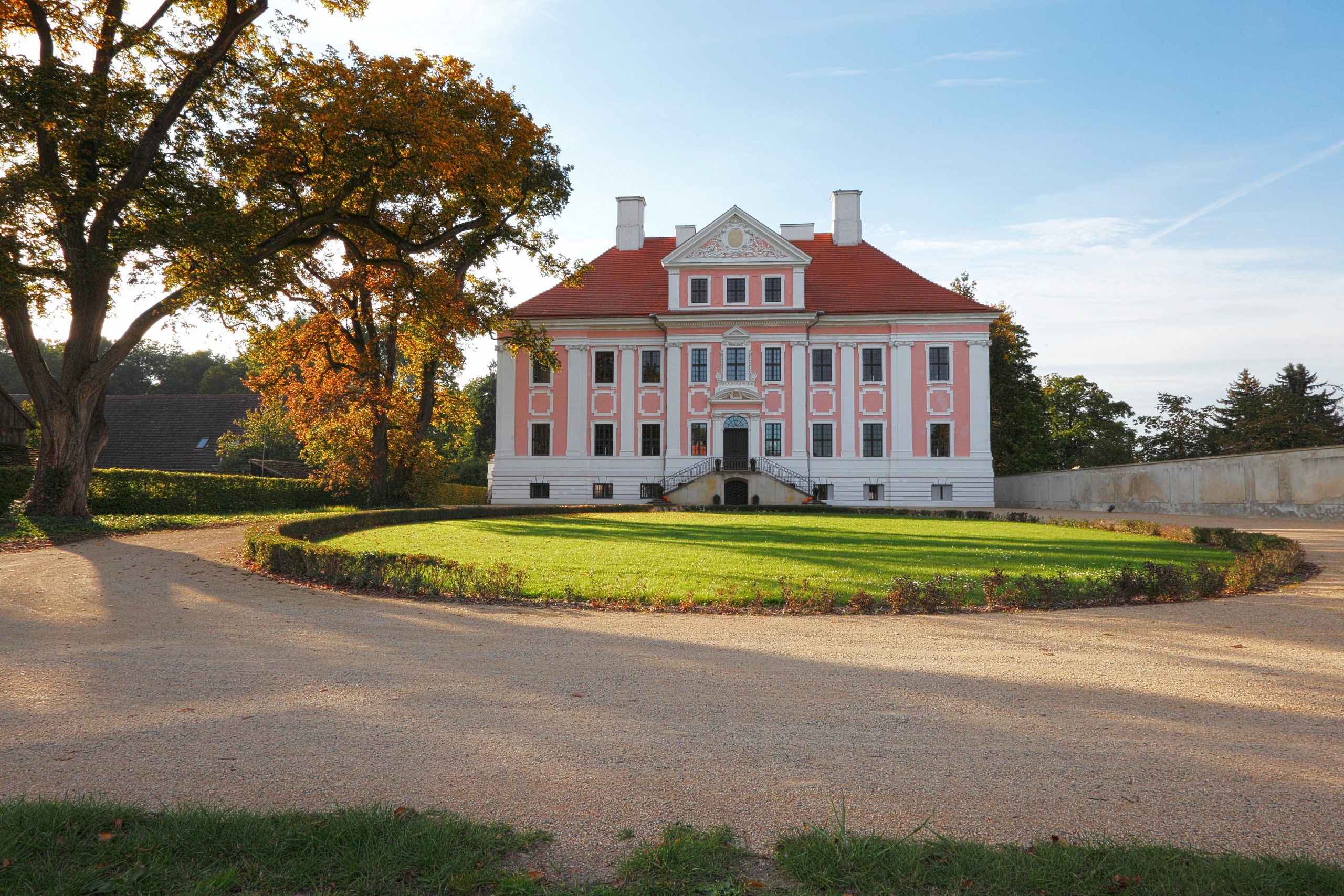 Schloss und Park in Rietz-Neuendorf